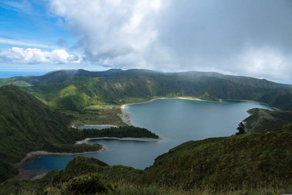 azores-lake